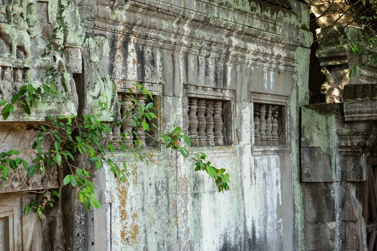 Moss-covered ruins at Beng Mealea